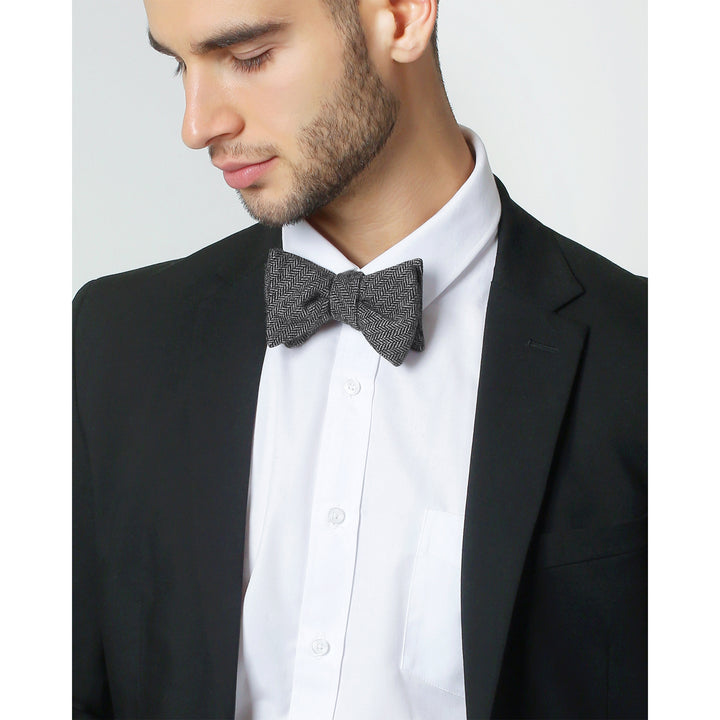 Wool Blend Herringbone Self-Tie Bow Tie - Black/Gray